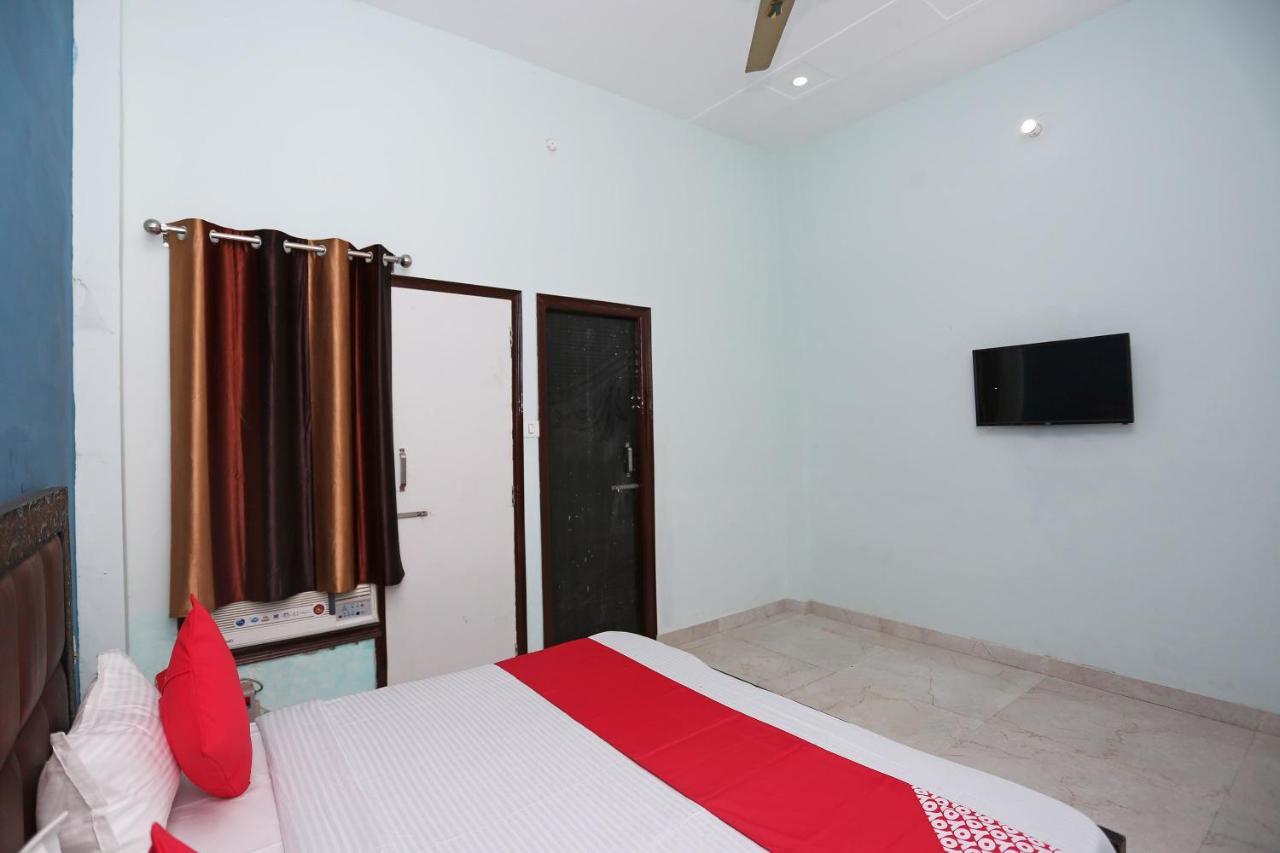 Oyo 29517 Hotel Barsana Palace Chhata Dış mekan fotoğraf