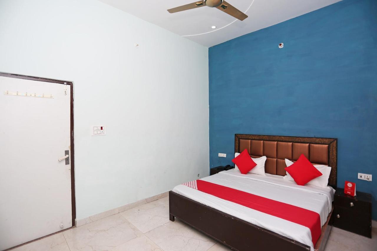 Oyo 29517 Hotel Barsana Palace Chhata Dış mekan fotoğraf